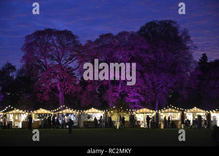 Il Mercatino di Natale a Waddesdon Manor, vicino a Aylesbury, Buckinghamshire, UK Foto Stock