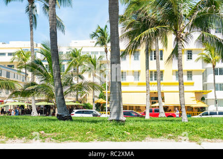 Miami, Stati Uniti d'America - giu 12, 2018: edifici a Ocean Drive a Miami Foto Stock