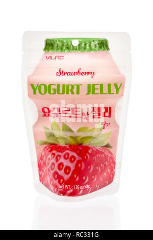 Winneconne, WI - 5 Gennaio 2019: un pacchetto di Vilac gelatina di yogurt yogurt gummies gommoso candy isolato su un background. Foto Stock