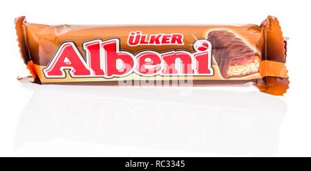 Winneconne, WI - 5 Gennaio 2019: un pacchetto di Ulker Albeni candy bar isolato su un background. Foto Stock