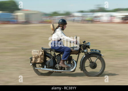 Vintage WW2 Royal Enfield motociclo a Preston Rally di vapore, Kent, Inghilterra Foto Stock