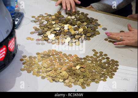 Gdansk, Polonia. 13 gennaio 2019. 27 finale della grande orchestra di Natale carità (Wielka Orkiestra Swiatecznej Pomocy WOSP) in Gdansk, Polonia. 13 gennaio 2019 © Wojciech Strozyk / Alamy Live News Credito: Wojciech Stróżyk/Alamy Live News Foto Stock