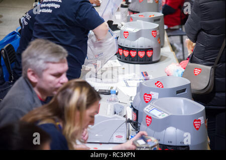 Gdansk, Polonia. 13 gennaio 2019. 27 finale della grande orchestra di Natale carità (Wielka Orkiestra Swiatecznej Pomocy WOSP) in Gdansk, Polonia. 13 gennaio 2019 © Wojciech Strozyk / Alamy Live News Credito: Wojciech Stróżyk/Alamy Live News Foto Stock