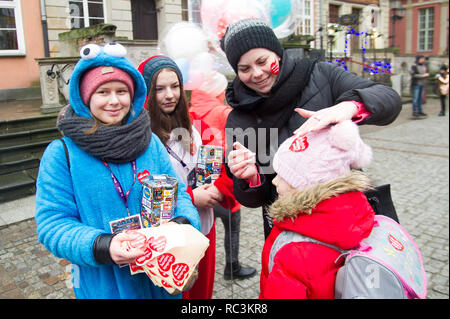 Gdansk, Polonia. 13 gennaio 2019. 27 finale della grande orchestra di Natale carità (Wielka Orkiestra Swiatecznej Pomocy WOSP) in Gdansk, Polonia. 13 gennaio 2019 © Wojciech Strozyk / Alamy Live News Credito: Wojciech Stróżyk/Alamy Live News Foto Stock