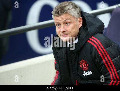 Londra, Regno Unito. 13 gennaio 2019. L-R Manchester United manager Ole Gunnar SolskjÃ¦r (custode) durante durante la Premier League inglese tra Tottenham Hotspur e il Manchester United a Wembley stadium , Londra, Inghilterra il 13 Gen 2019 Azione di Credito Foto Sport FA Premier League e Football League immagini sono soggette a licenza DataCo. Solo uso editoriale. Nessuna stampa di vendite. Nessun uso personale di vendita. NO non corrisposto usare carte di credito: Azione Foto Sport/Alamy Live News Foto Stock