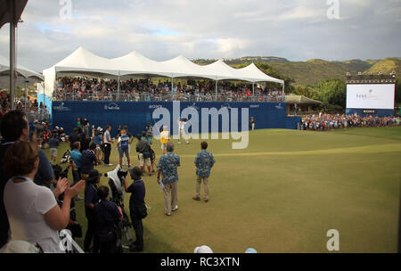 Honolulu, Hawaii, Stati Uniti d'America. Xiii gen, 2019. Matt Kuchar celebra la sua vittoria con una -22 presso il PGA Sony Open al Waialae Country Club di Honolulu, HI - Michael Sullivan/CSM Credito: Cal Sport Media/Alamy Live News Foto Stock