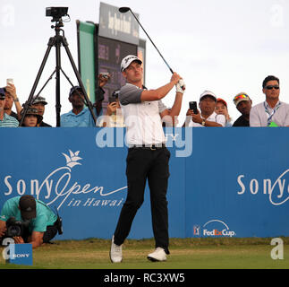 Honolulu, Hawaii, Stati Uniti d'America. Xiii gen, 2019. Andrew Putnam tees off al diciottesimo durante il round finale del PGA Sony Open al Waialae Country Club di Honolulu, HI - Michael Sullivan/CSM Credito: Cal Sport Media/Alamy Live News Foto Stock