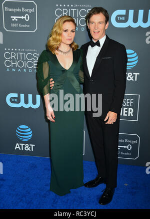 Santa Monica, California, Stati Uniti d'America. Xiii gen, 2019. Anna Paquin, Stephen Moyer assiste la ventiquattresima edizione critica' Choice Awards a Barker Hangar su gennaio 13, 2019 in Santa Monica, California Credit: Tsuni / USA/Alamy Live News Foto Stock