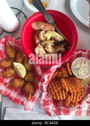 Pietra Granchio Pranzo in Everglades City, Florida Foto Stock