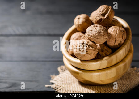 Organici di cibo sano e pulito di mangiare un tale noci Foto Stock