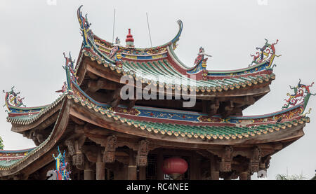 Il carving dettagli su Il Tempio di South Putuo o Nanputuo a Xiamen Foto Stock