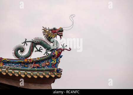 Il carving dettagli su Il Tempio di South Putuo o Nanputuo a Xiamen Foto Stock