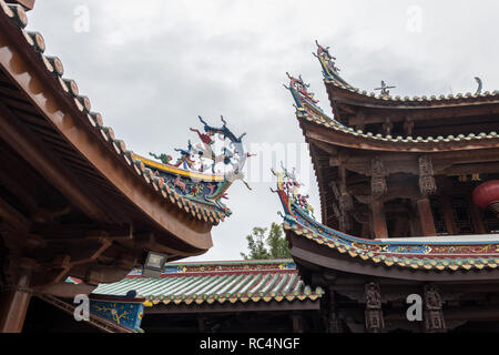 Il carving dettagli su Il Tempio di South Putuo o Nanputuo a Xiamen Foto Stock