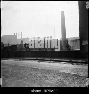 Westwood Mills, Lichfield Street, Hanley, Stoke-on-Trent, Staffordshire, dal 1965 fino al 1968. Creatore: Eileen Deste. Foto Stock