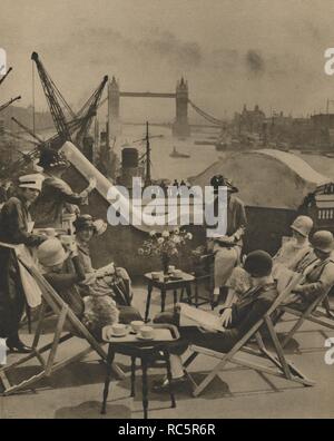 " La piscina dal giardino sul tetto dell'Langbourne Club per città delle donne", 1920s, (c1935). Creatore: sconosciuto. Foto Stock