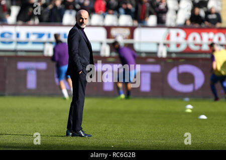 Torino, Italia. 13 gen 2019. Stefano Pioli allenatore di ACF Fiorentina guardare sulla prima dell'Italia TIM Cup partita di calcio tra Torino Fc e ACF Fiorentina. Credito: Marco Canoniero/Alamy Live News Foto Stock