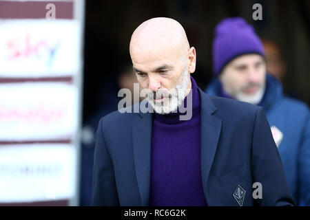 Torino, Italia. 13 gen 2019. Stefano Pioli allenatore di ACF Fiorentina guardare sulla prima dell'Italia TIM Cup partita di calcio tra Torino Fc e ACF Fiorentina. Credito: Marco Canoniero/Alamy Live News Foto Stock