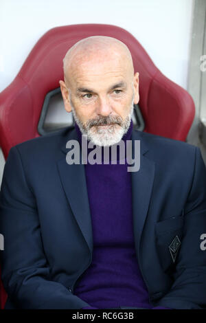 Torino, Italia. 13 gen 2019. Stefano Pioli allenatore di ACF Fiorentina guardare sulla prima dell'Italia TIM Cup partita di calcio tra Torino Fc e ACF Fiorentina. Credito: Marco Canoniero/Alamy Live News Foto Stock