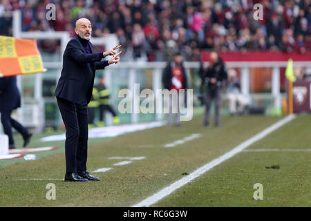 Torino, Italia. 13 gen 2019. Stefano Pioli allenatore di ACF Fiorentina guardare sulla prima dell'Italia TIM Cup partita di calcio tra Torino Fc e ACF Fiorentina. Credito: Marco Canoniero/Alamy Live News Foto Stock