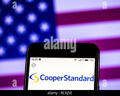 Kiev, Ucraina. Xiv gen, 2019. Cooper standard Automotive Inc. logo che si vede visualizzato su un telefono intelligente. Credito: Igor Golovniov SOPA/images/ZUMA filo/Alamy Live News Foto Stock