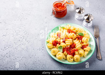 In casa tutta la granella di pasta Trattole Foto Stock