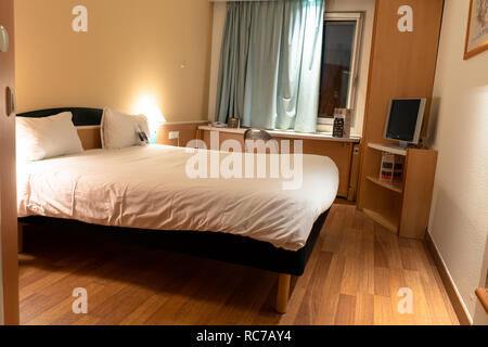 Interno di una camera di albergo Ibis budget in Barcellona (prima Etap hotel ibis), Spagna Foto Stock