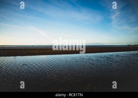 Troon Beach in una giornata di sole in inverno, Ayrshire, in Scozia Foto Stock