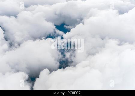 Al di sopra delle nuvole, Regensburg, Baviera, Germania Foto Stock