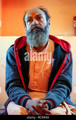 Pushkar, Rajasthan, India, 14 Febbraio 2018: Santa Baba nel tempio hinduistic Foto Stock