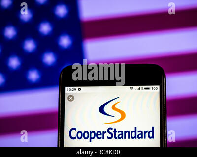 Cooper standard Automotive Inc. logo che si vede visualizzato sul telefono intelligente. Foto Stock