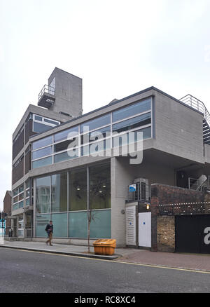 Vista laterale del Teatro Nazionale di Studio, Londra progettato da Lione, Israele e Ellis 1958 Foto Stock