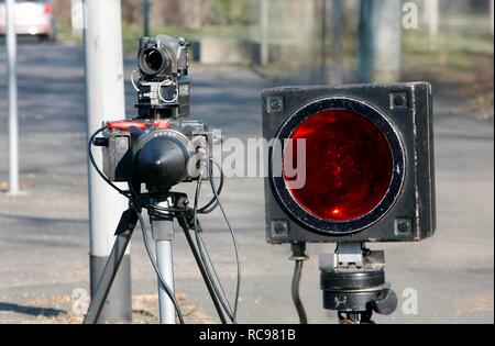 Il radar di velocità delle apparecchiature utilizzati dalla polizia, photocall, controllo della velocità maratona della polizia nella Renania settentrionale-Vestfalia su 10 Foto Stock