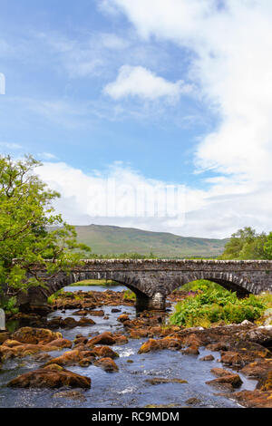 Blackstones ponte sulla parte superiore del Fiume Caragh, Ring of Kerry, Irlanda Foto Stock