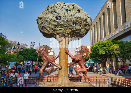 Guadalajara, Jalisco, Messico-14 Aprile 2018: Guadalajara Escuda de Arams monumento nel centro storico della città Foto Stock