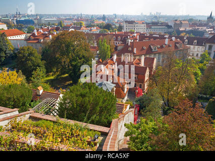 Praga - La outlook dal Giardino Ledeburska sotto il castello a sud. Foto Stock