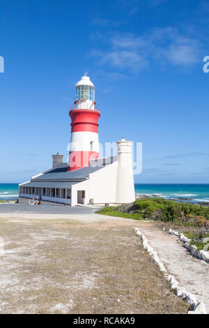 Cape Agulhas faro, punta meridionale dell'Africa, l'Agulhas, Western Cape, Sud Africa Foto Stock