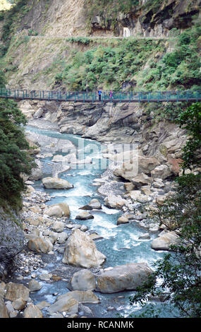 Taroko National Park di Taiwan mostra ponte girevole. Foto Stock