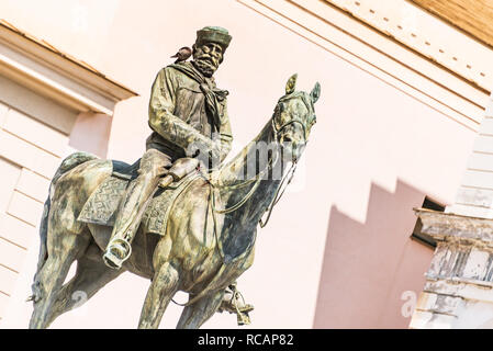 La statua in bronzo di Giuseppe Garibaldi a cavallo, Genova Piazza de Ferrari, nel centro di Genova, Liguria, Italia, Europa [c] Foto Stock