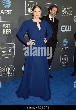 SANTA MONICA, CA - 13 gennaio: Amy Adams arriva a La ventiquattresima edizione critica' Choice Awards assiste la ventiquattresima edizione critica' Choice Awards a Barker Hangar su gennaio 13, 2019 in Santa Monica, California. Credito: Jeffrey Mayer/Alamy Live News Foto Stock