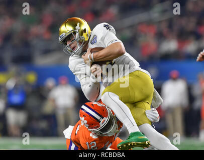 Arlington, TX, Stati Uniti d'America. 29 Dic, 2018. Notre Dame quarterback, Ian libro (12), in azione alla NCAA Football Cotton Bowl tra la Clemson Tigers e la Cattedrale di Notre Dame Fighting Irish di AT&T Stadium di Arlington, TX. (Assoluta fotografo completo & Company Credit: Joe Calomeni/MarinMedia.org/Cal Sport Media) Credito: csm/Alamy Live News Foto Stock
