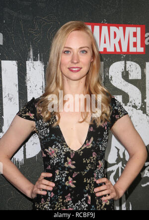 Hollywood, CA. Xiv gen, 2019. Deborah Ann Woll, assiste alla meraviglia che 'The Punisher' Los Angeles Premiere a ArcLight Hollywood in Hollywood, la California il 14 gennaio 2019. Credito: Faye Sadou/media/punzone Alamy Live News Foto Stock