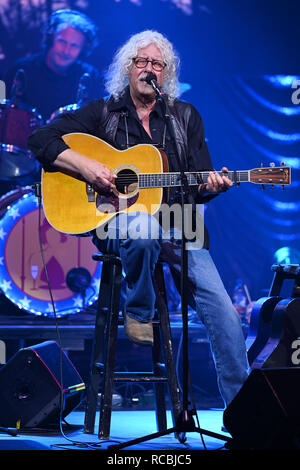 Stuart, FL, Stati Uniti d'America. Xiv gen, 2019. Arlo Guthrie esegue al teatro lirico su gennaio 14, 2019 in Stuart, Florida. Credito: Mpi04/media/punzone Alamy Live News Foto Stock