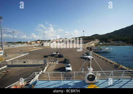 A bordo dei traghetti Sardegna all'interno del porto di Golfo degli Aranci, Italia Foto Stock