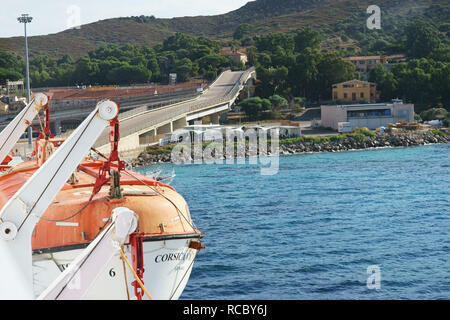 A bordo dei traghetti Sardegna all'interno del porto di Golfo degli Aranci, Italia Foto Stock