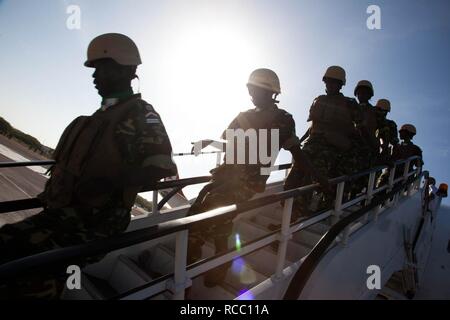 12-09-2011 - truppe burundesi rotazione (6141636509). Foto Stock