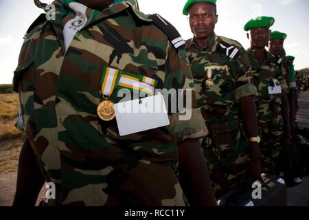 12-09-2011 - truppe burundesi rotazione (6142199564). Foto Stock