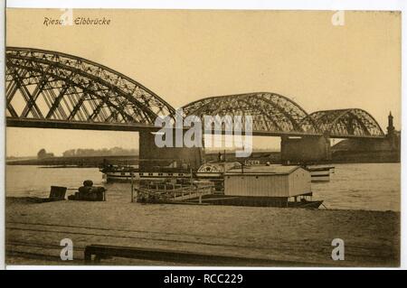 12031-Riesa-1910-Elbbrücke, Elba Dampfer mit Kaiser Franz Josef- Foto Stock