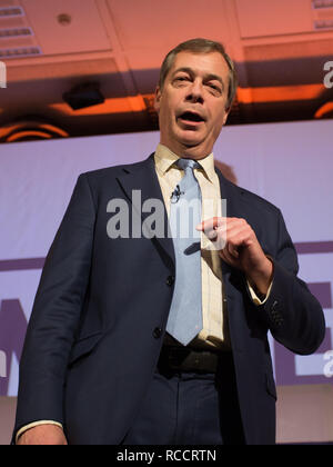 "Lasciare significa lasciare' rally svoltasi presso la Queen Elizabeth II Conference Centre offre: Nigel Farage dove: Londra, Regno Unito quando: 14 Dic 2018 Credit: Wheatley/WENN Foto Stock