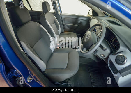 2013 Dacia Logan MCV bilancio station wagon Foto Stock