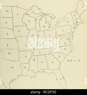 . Malattie della frutta raccolti negli Stati Uniti in 1920. Frutto di malattie e parassiti negli Stati Uniti. 37 Minnogota (Lt-ACH)- Non vtry prevalente; ovtr routheast trimestre di stato. .Wisconsin (Vaut,han)- meno di ayerage, da soli, Mississippi River tluffs. Kansas (Melchers)- presente tat nessun danno suâ¢parlare del. '. Fig. 10. Percentuale di perdita dall' apple ruggine come stimato .per 192O, Natura di in.giuria dalla ruggine. Tre tipi di lesioni derivanti dall'attacco di Gymnosporangium juniperi-viry^inianae; (l) Pregiudizio per il fogliame, risultante in una riduzione assimi- relativa superficie. In alcuni casi i risultati di defogliazione;.così L Foto Stock